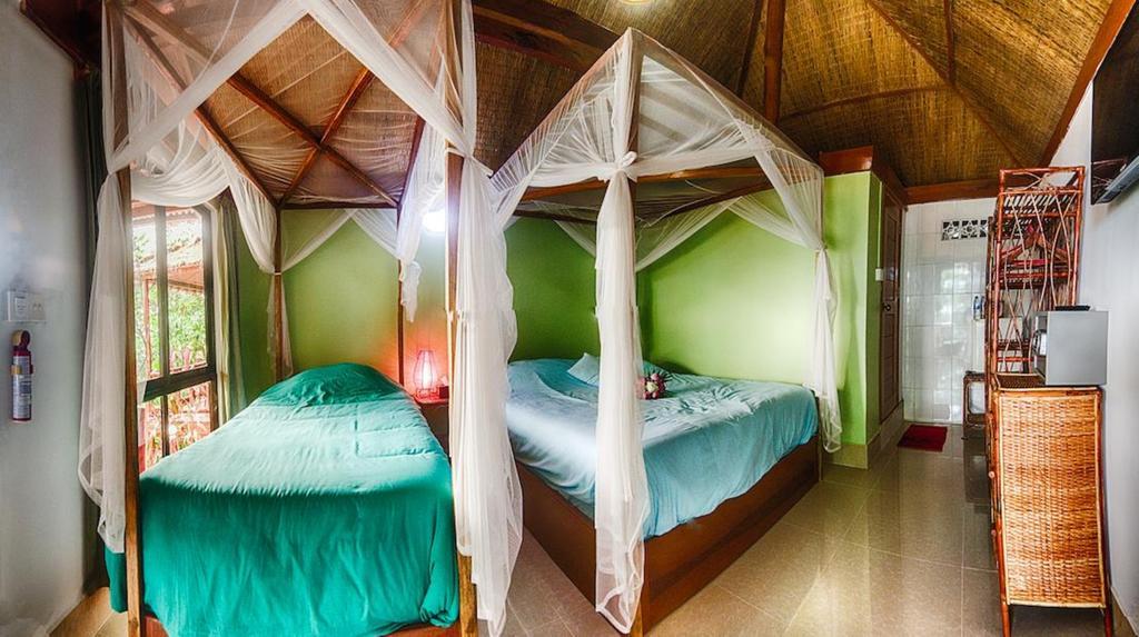 Above Us Only Sky Hotel Sihanoukville Exterior photo