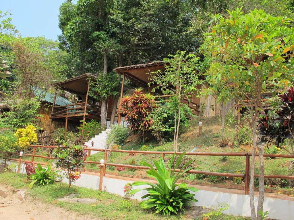 Above Us Only Sky Hotel Sihanoukville Exterior photo